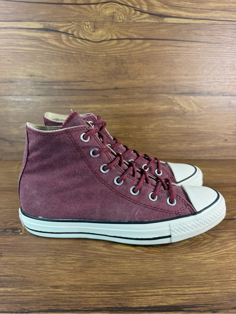 Converse Maroon High Top Sneakers Women’s Size 8 Lace Up Shoes